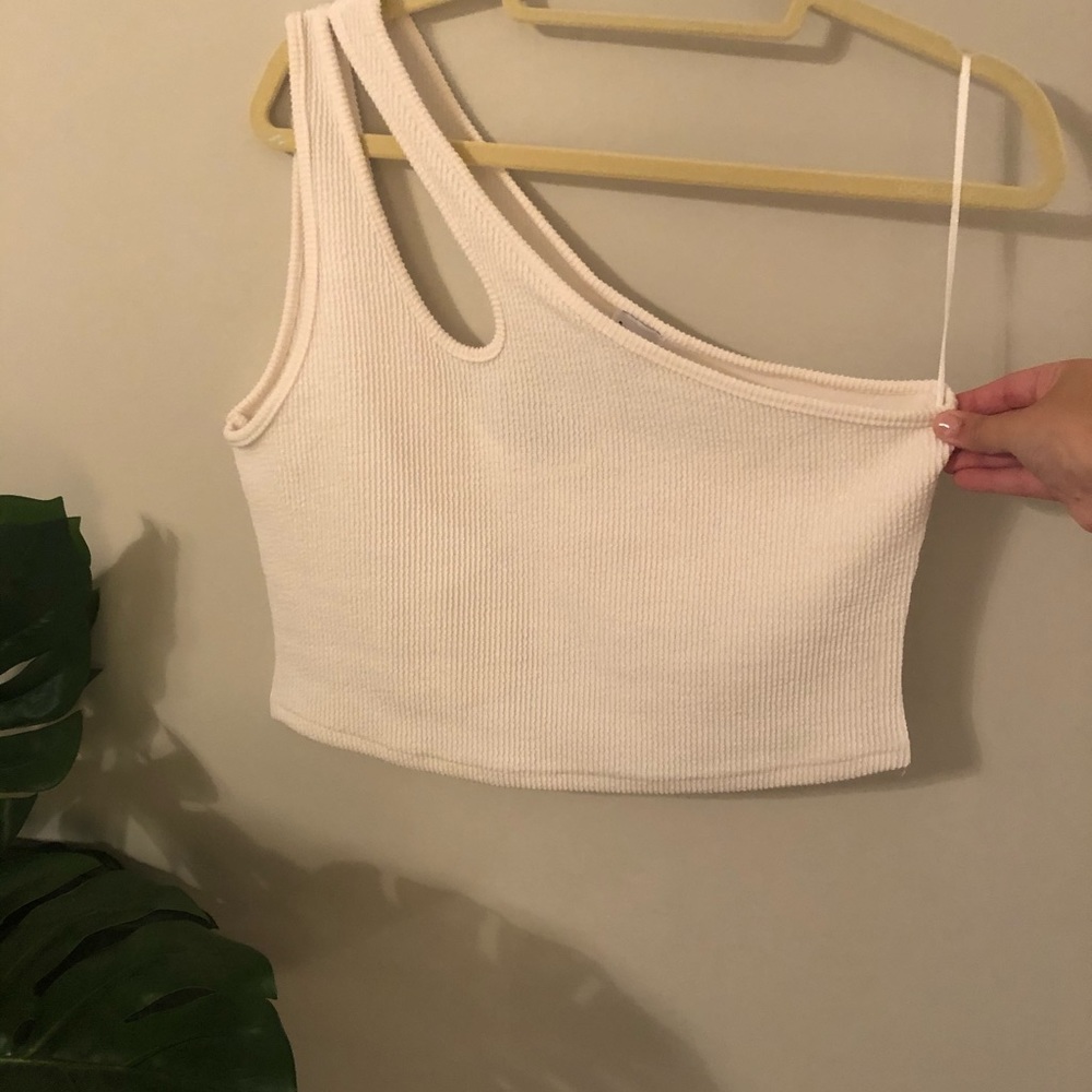 One shoulder tank